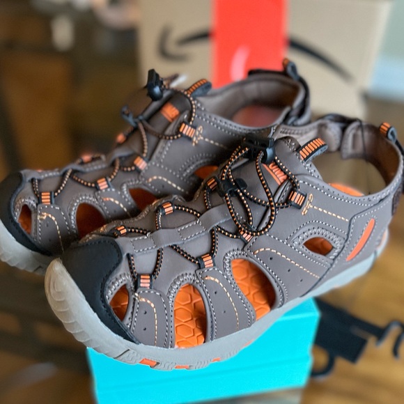 Khombu Cascade boys slip on Sz 4M NWT - Picture 2 of 4